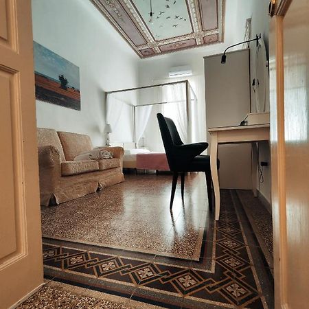 La Suite Di Eva Mola di Bari Bagian luar foto